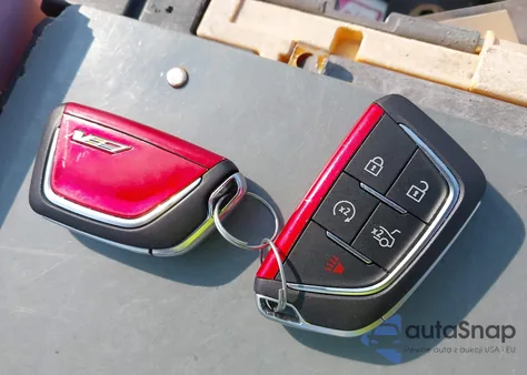 2023 Cadillac Ct5-V z USA, uszkodzony, nr VIN 1G6DV5RW7P0138266